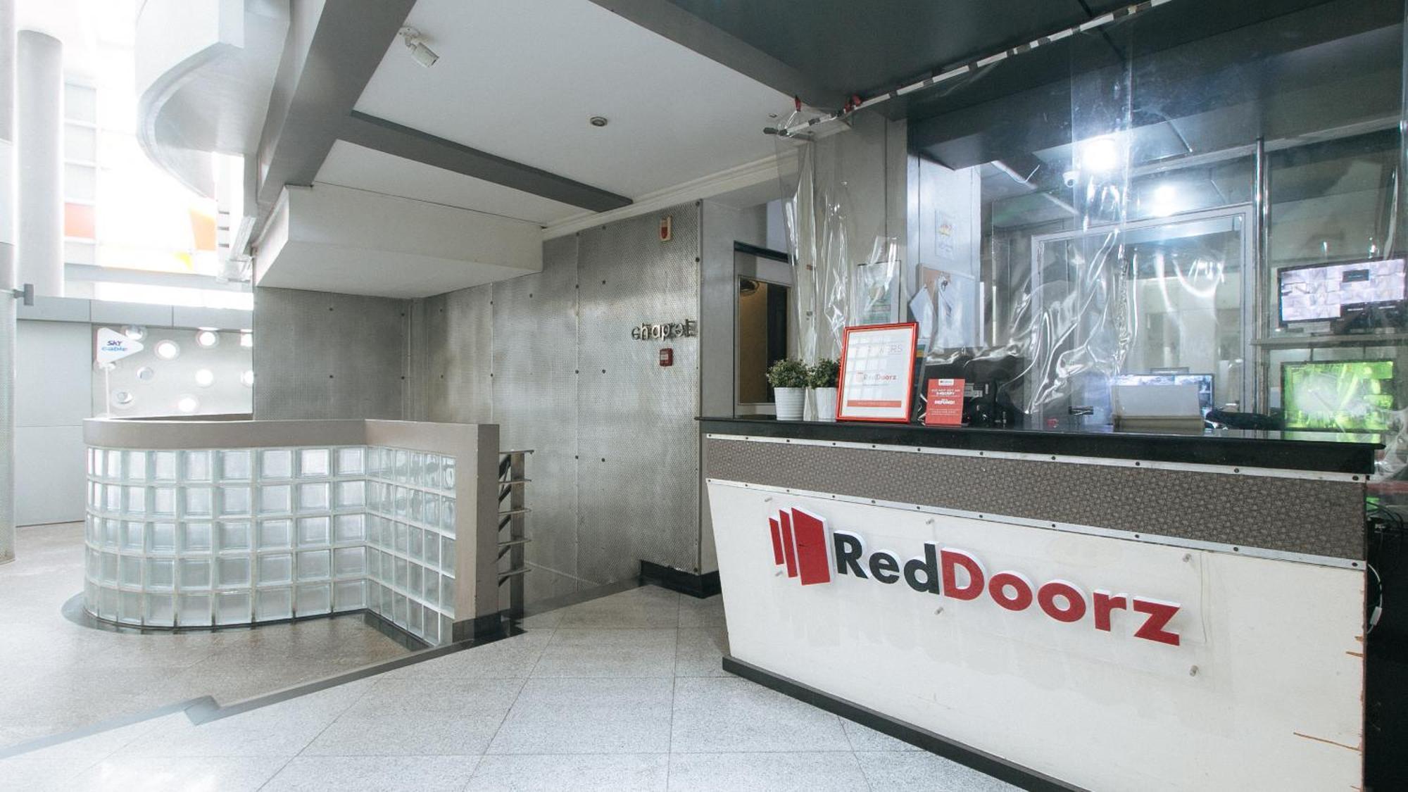 Reddoorz Plus At Banawe Кесон-Сити Экстерьер фото